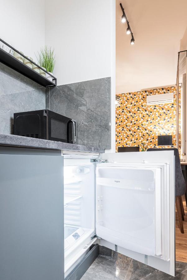 Vertigo Modern Studio-Free Private Parking-Fast Wi-Fi Novi Sad Exterior foto