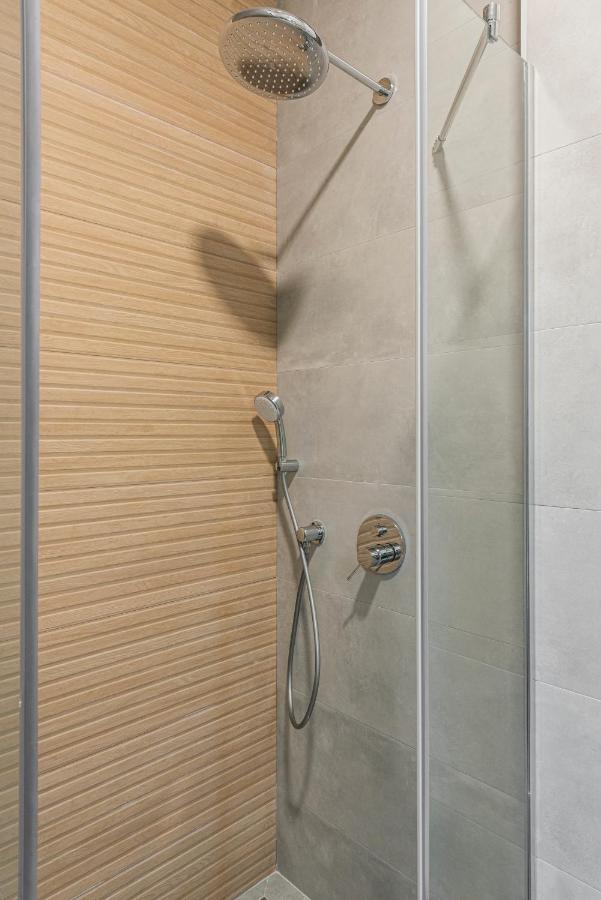 Vertigo Modern Studio-Free Private Parking-Fast Wi-Fi Novi Sad Exterior foto